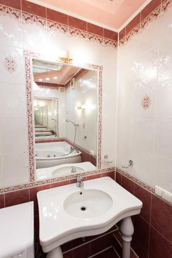 Центр. Вулиця Липова. 3 Кімнати Appartement Ternopil Buitenkant foto