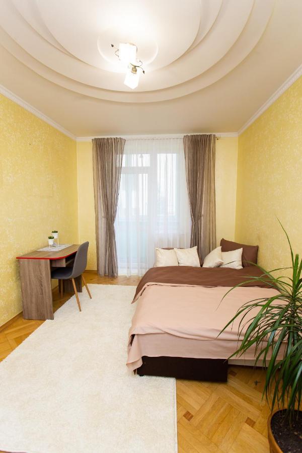 Центр. Вулиця Липова. 3 Кімнати Appartement Ternopil Buitenkant foto
